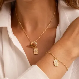Colar chapa Cravejada com Crucifixo colors banhado a ouro 18k