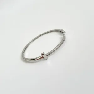 Bracelete liso e cravejado em zirconias banhado a ródio