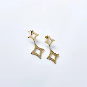 Brinco com formato de brilho banhado a ouro 18k
