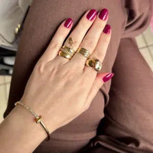 Bracelete liso e cravejado em zirconias banhado a ouro 18k
