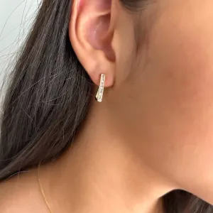 Brinco articulado quadrado Click cravejado em zircônias banhado a ouro 18k