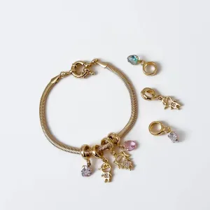 Berloque Menina banhado a ouro 18k