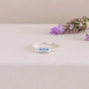 ANEL PRATA 925 COM CRISTAL AZUL RETANGULAR