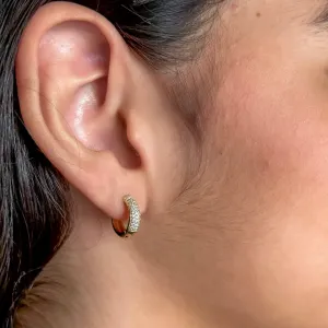 Argola cravejada em zircônias banhado a ouro 18K Tam G
