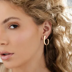 BRINCO MEIA VOLTA LISO BANHADO A OURO 18K