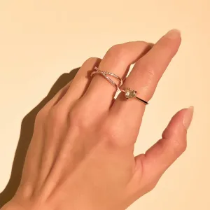 Anel Infinito Cravejado em zircônias banhado a ouro 18K