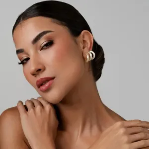 Brinco argola pérola banhado a ouro 18k