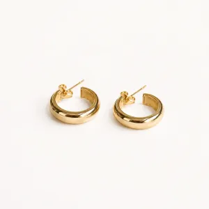 Brinco argola lisa médio banhado a ouro 18k