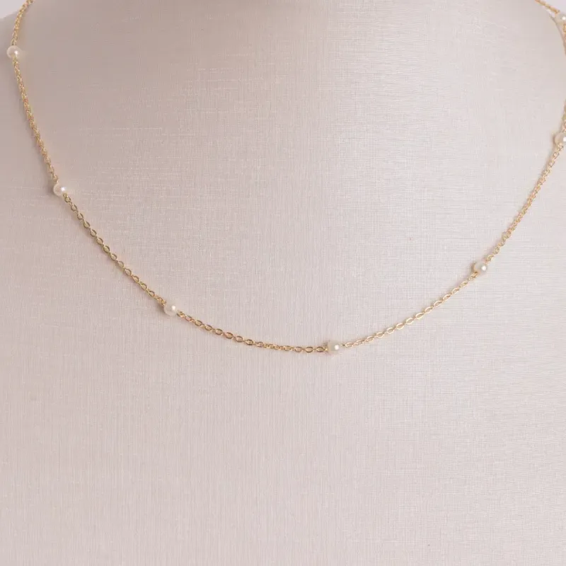 COLAR CHOKER MINI PÉROLAS BANHADO A OURO 18K AJUSTÁVEL 40CM