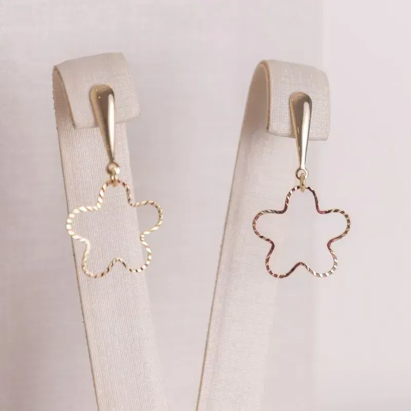 BRINCO ESTRELA VASADO BANHADO A OURO 18K