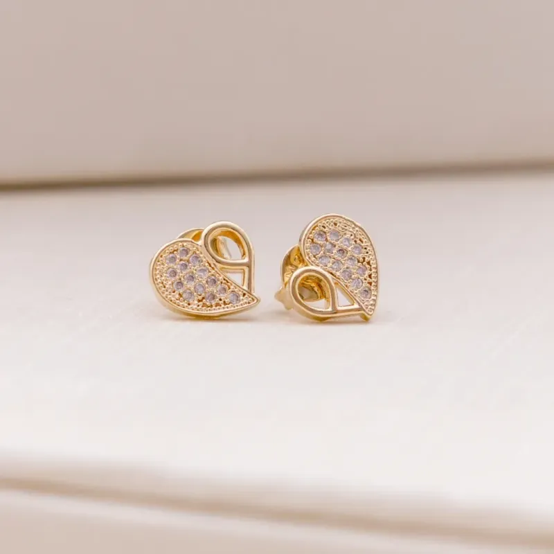 BRINCO CORAÇÃO COM MICRO ZIRCÔNIA BANHADO A OURO 18K
