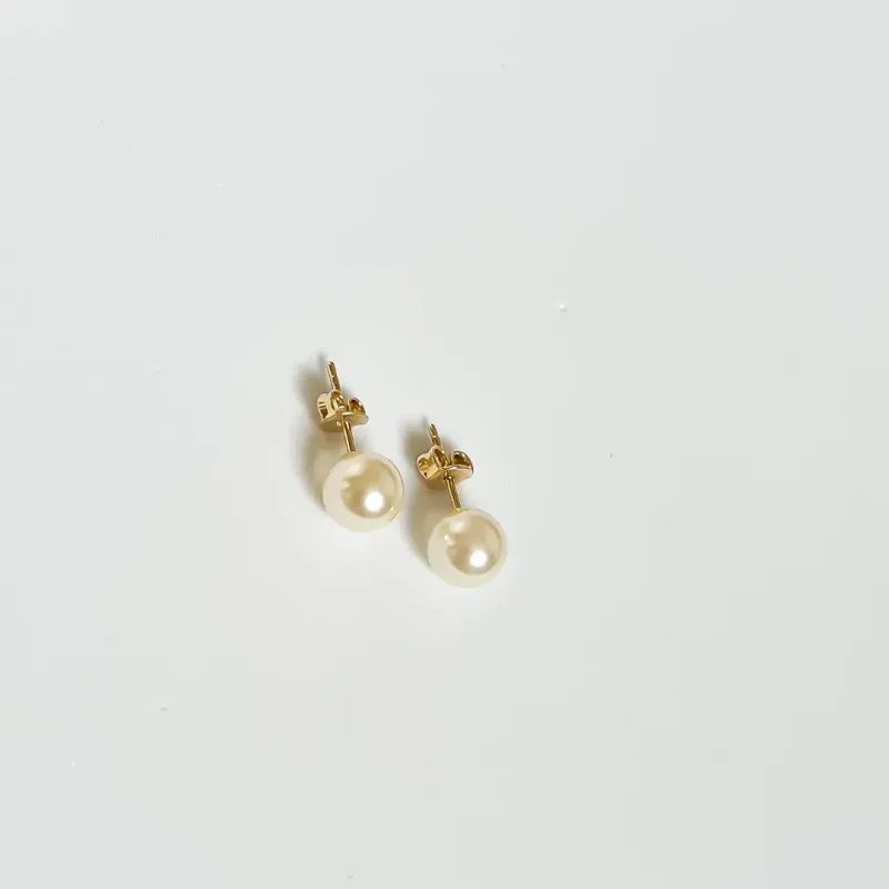BRINCO DE PÉROLA BANHADO A OURO 18K