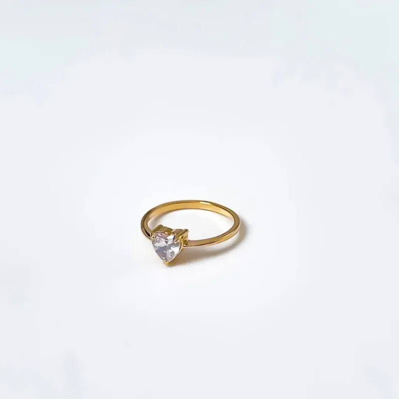Anel coração de cristal banhado a ouro 18K