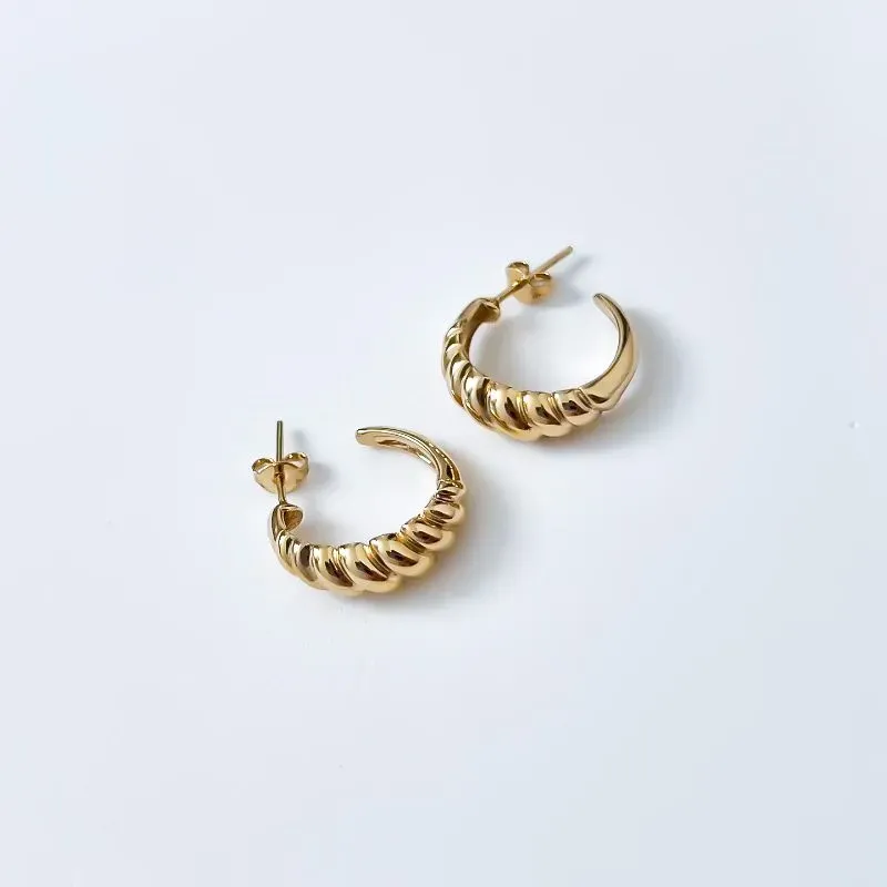 Brinco Croissant banhado a ouro 18K
