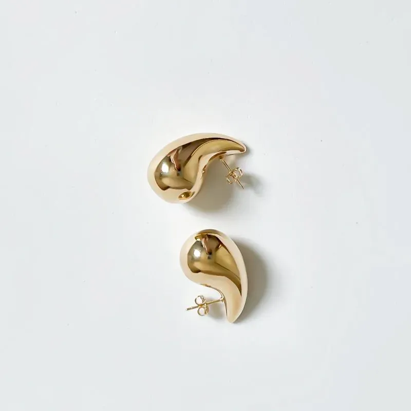 Brinco max gota banhado a ouro 18k