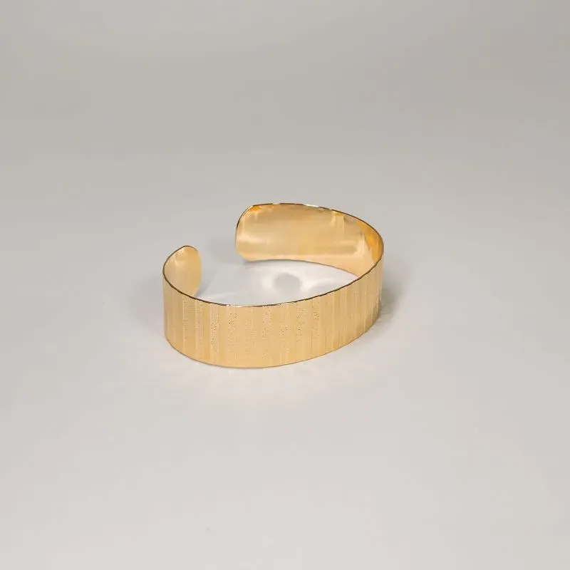 Bracelete textura banhado a ouro 18k ajustável