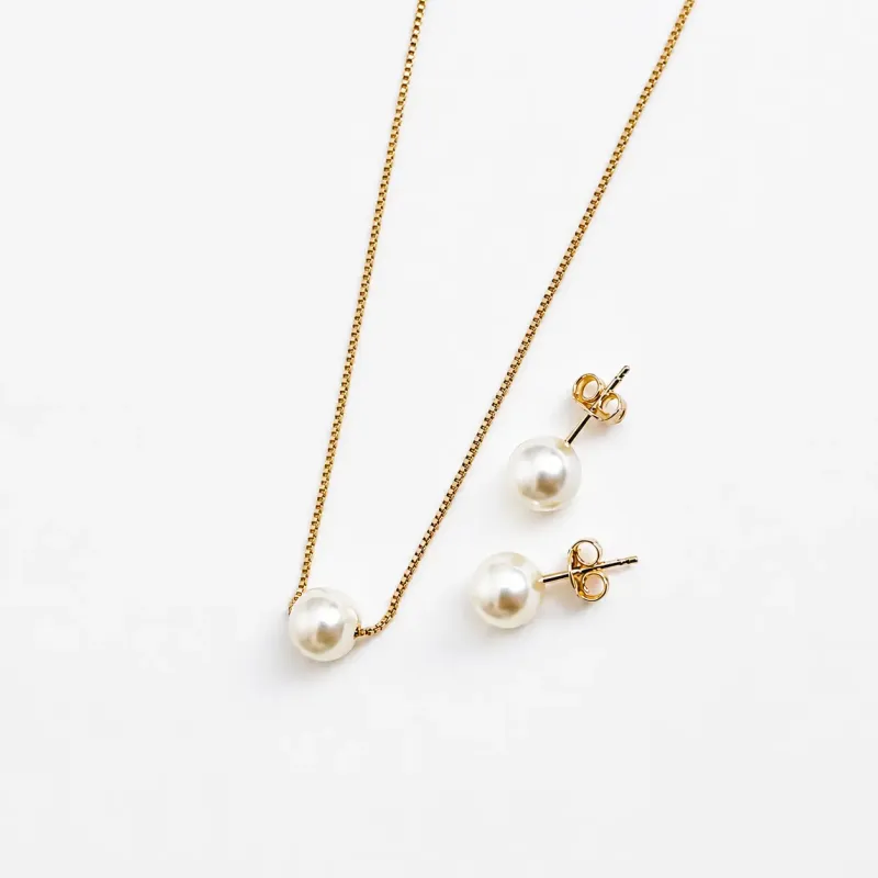Conjunto com pérolas tam M banhado a ouro 18k