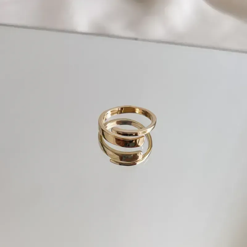 ANEL MINIMALISTA BANHADO A OURO 18K AJUSTÁVEL