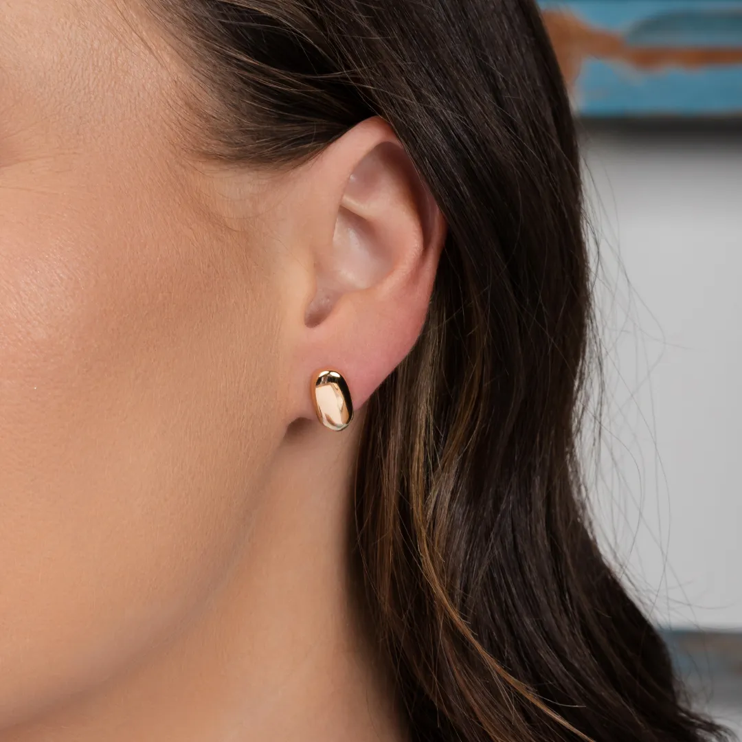 BRINCO OVAL LISO BANHADO A OURO 18K