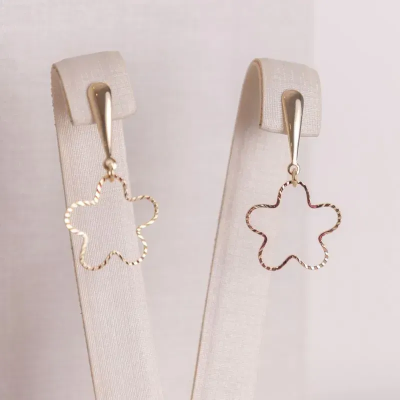 BRINCO ESTRELA VASADO BANHADO A OURO 18K