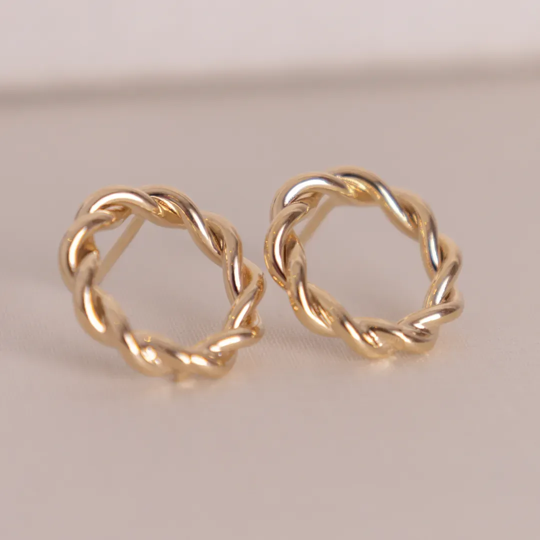 BRINCO FRONTAL FIO TORCIDO BANHADO A OURO 18K