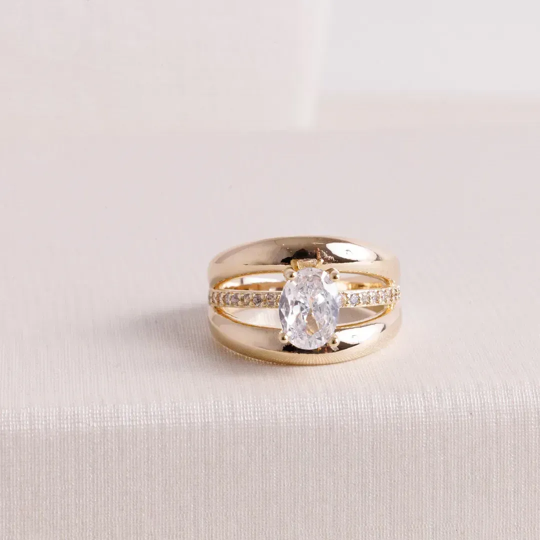 ANEL TRÊS FAIXAS COM ZIRCONIA BANHADO A OURO 18K
