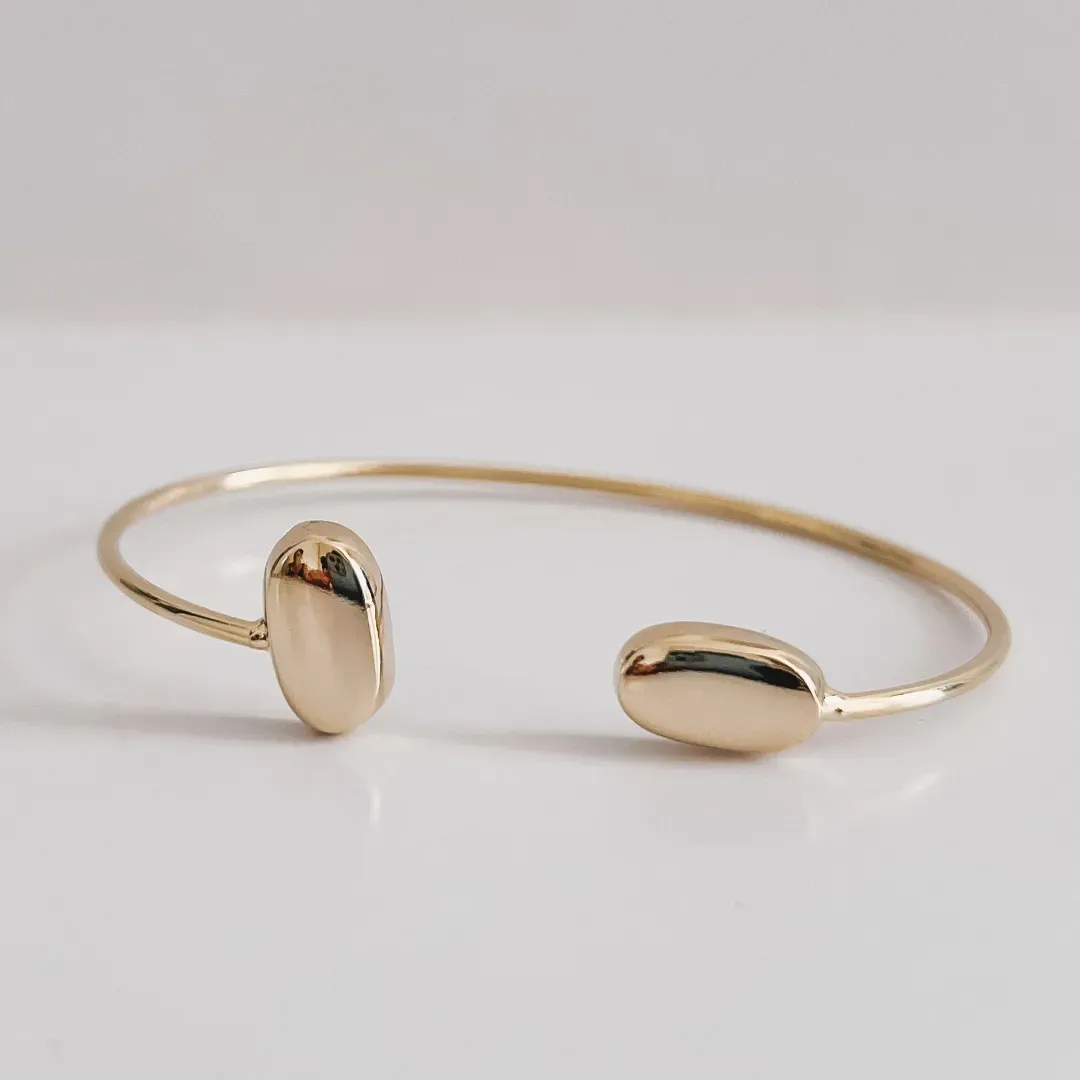 BRACELETE FIO DETALHE OVAL BANHADO A OURO 18K