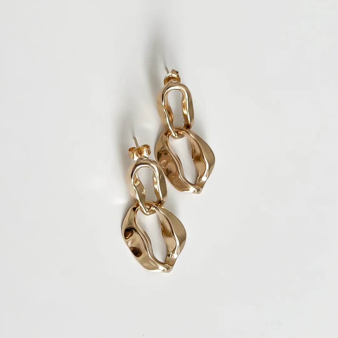BRINCO TORCIDO BANHADO A OURO 18K