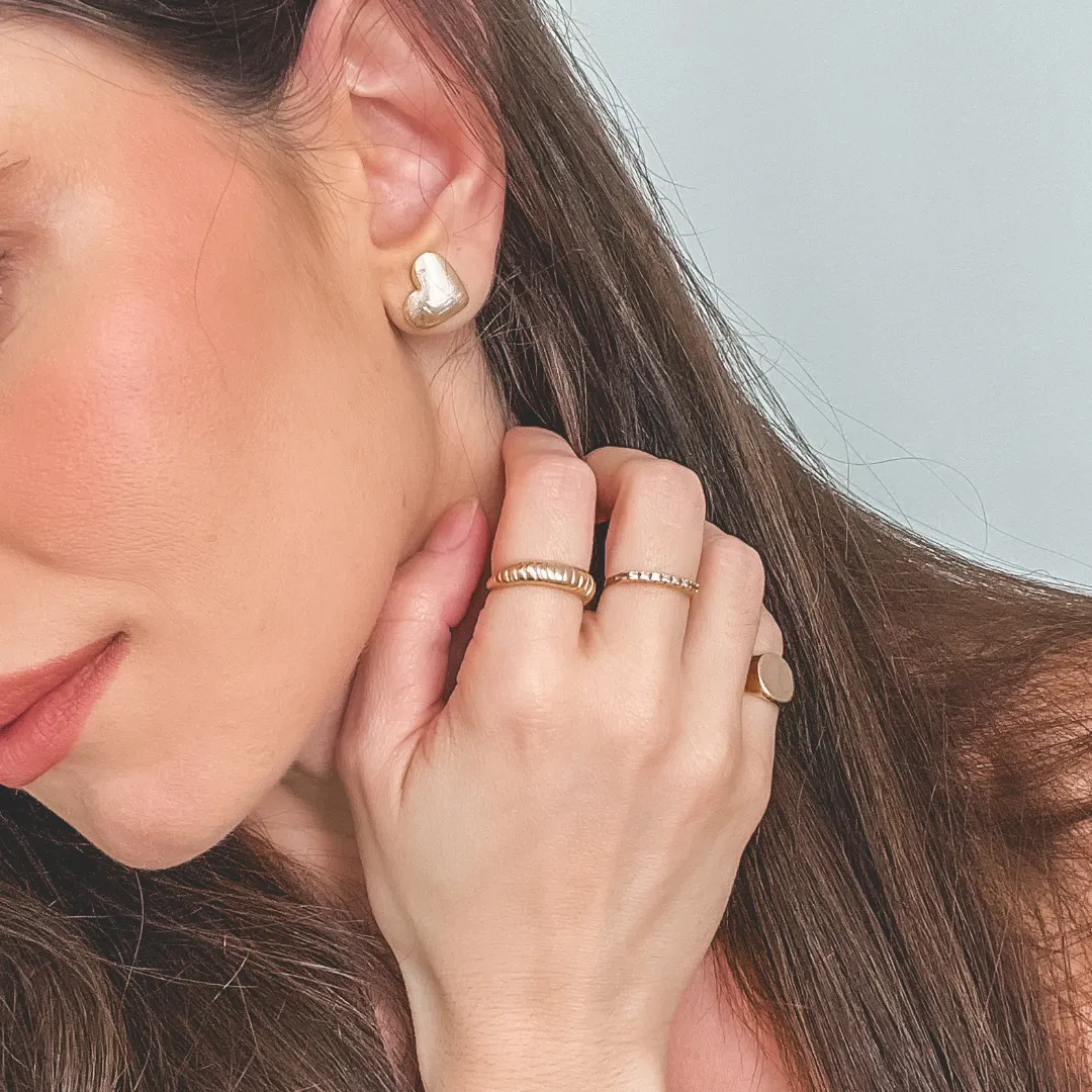 BRINCO CORAÇÃO LIXADO BANHADO A OURO 18K