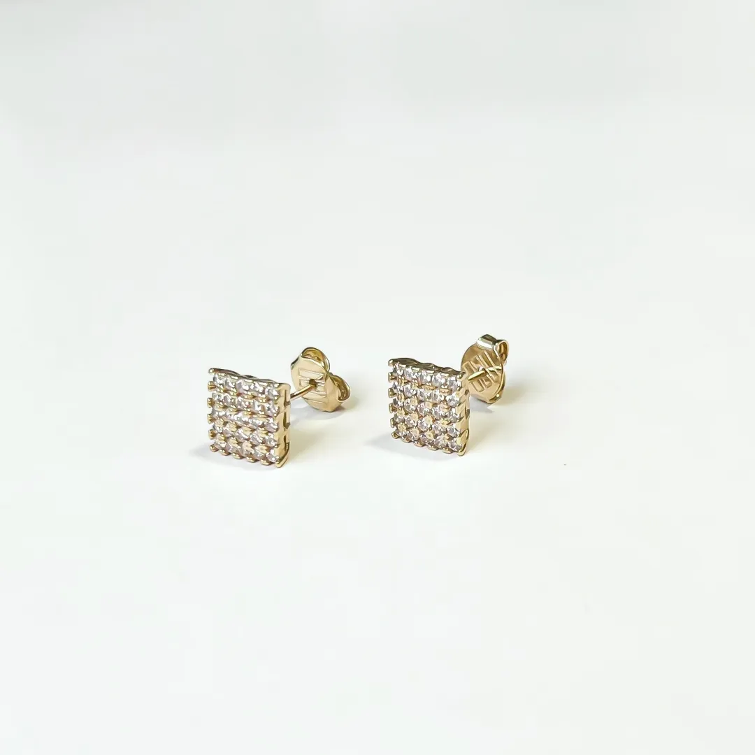 BRINCO QUADRADO CRAVEJADO EM ZIRCONIA BANHADO A OURO 18K
