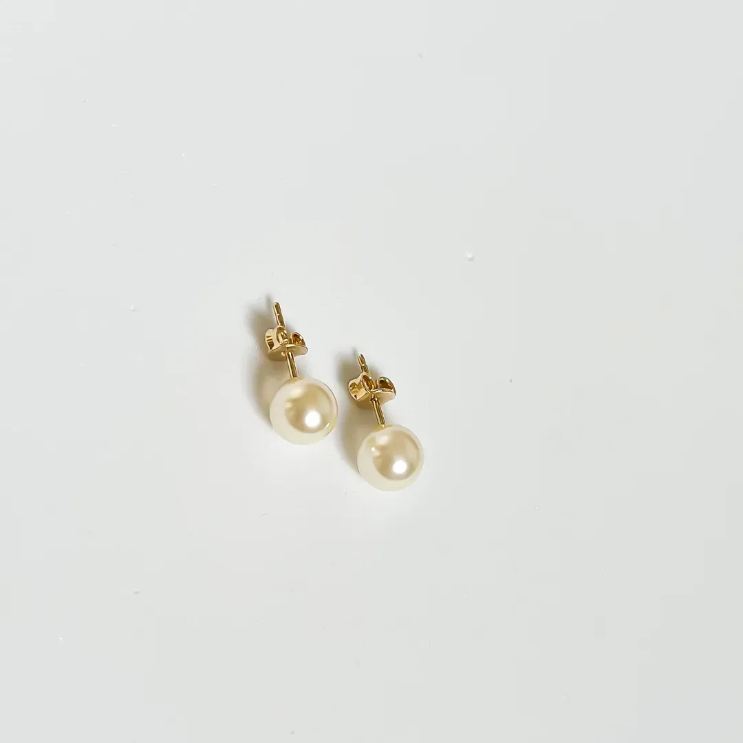 BRINCO DE PÉROLA BANHADO A OURO 18K