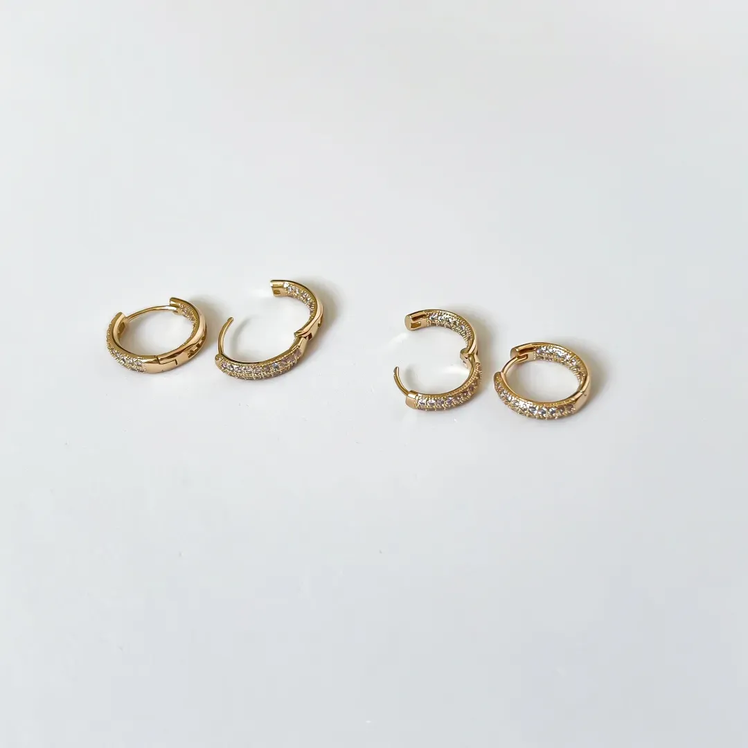 Kit Brinco argola articulada cravejado e zircônias banhado a ouro 18K