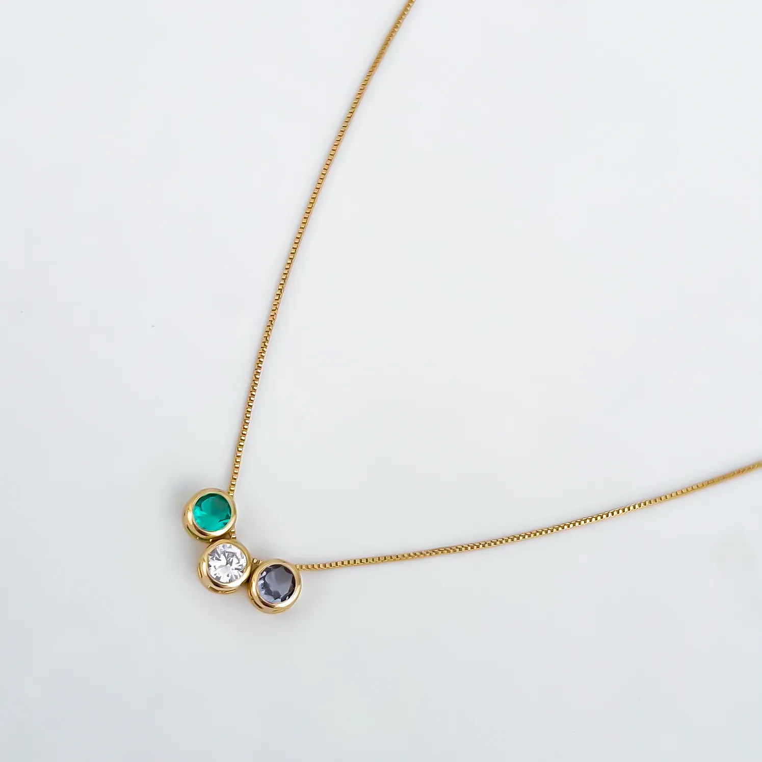 COLAR 3 CRISTAIS VERDE CRISTAL LAVANDA BANHADO A OURO 18K 45CM