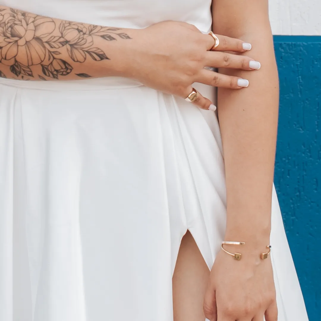 BRACELETE FIO DETALHE QUADRADO BANHADO A OURO 18K
