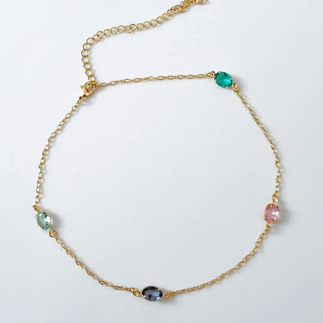 Colar com pedras de cristais coloridos banhado a ouro 18k 40cm ajustável