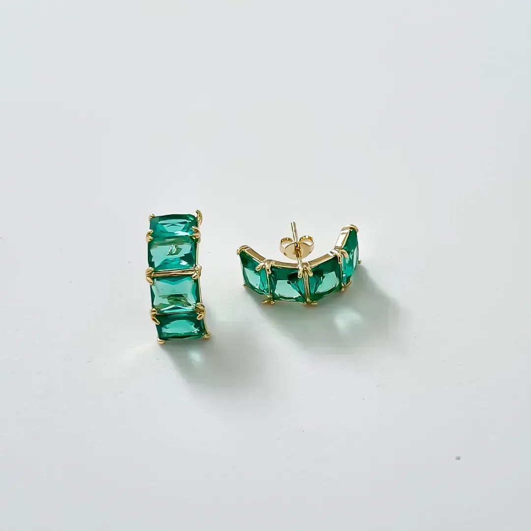 BRINCO EAR HOOK CRISTAIS VERDE PARAIBA BANHADO A OURO 18K