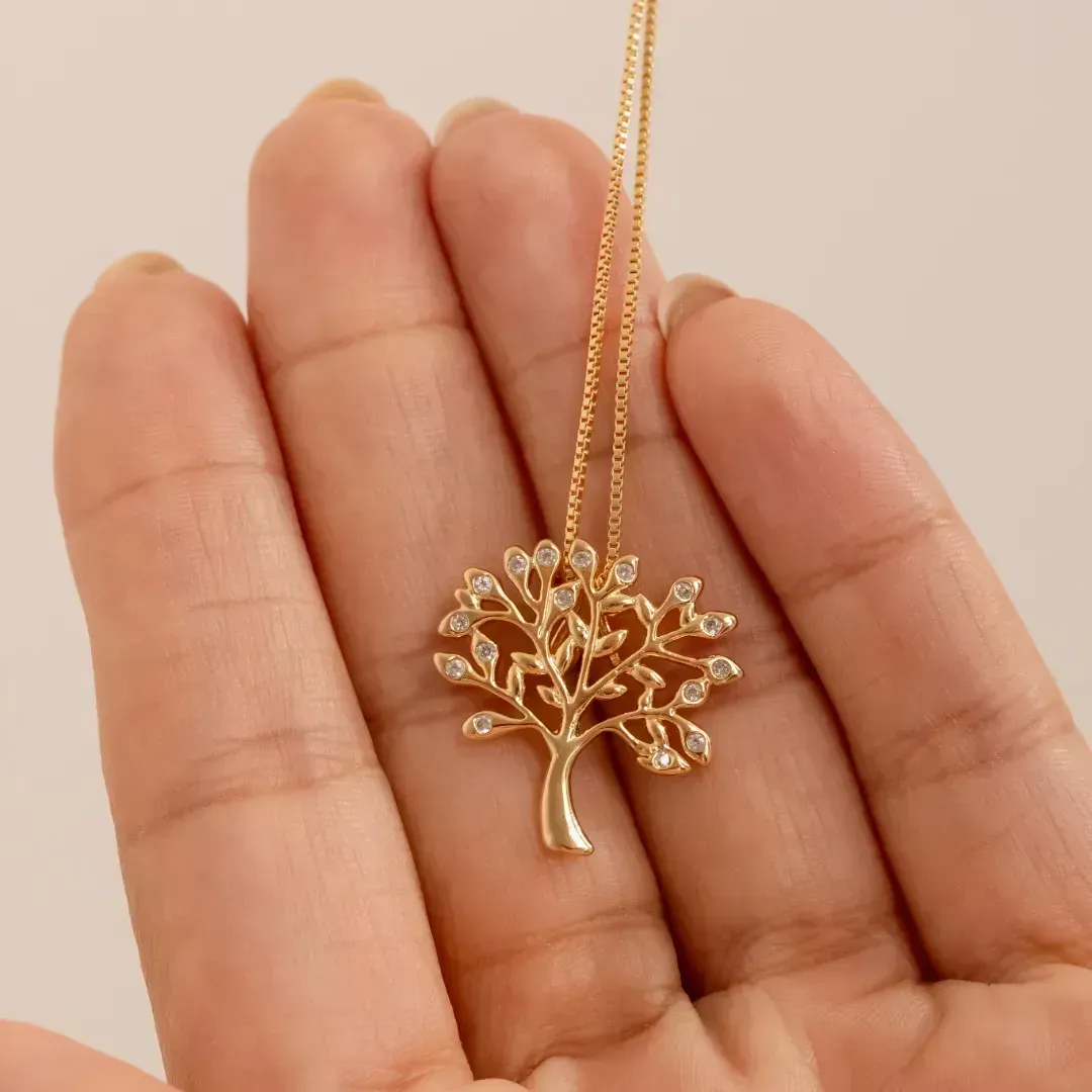 Colar Árvore da vida Cravejado em Zircônias banhado a ouro 18k