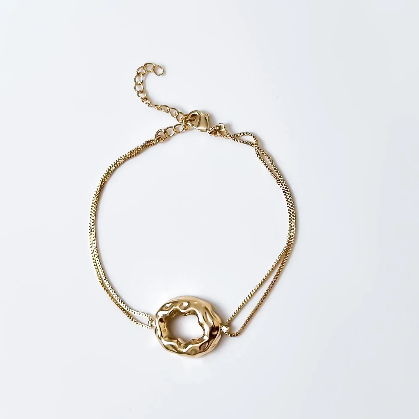 Pulseira Oval vasado orgânico banhado a ouro 18K