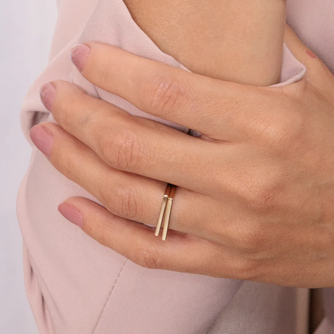ANEL QUADRADO LISO BANHADO A OURO 18K