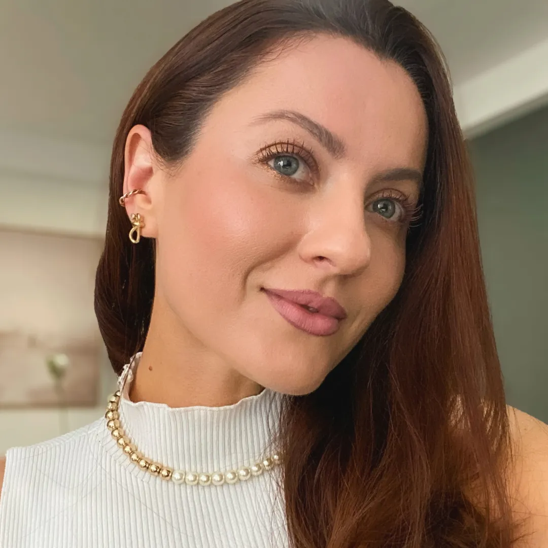 Colar Pérola com esferas dourada banhado a ouro 18k 45cm Ajustável