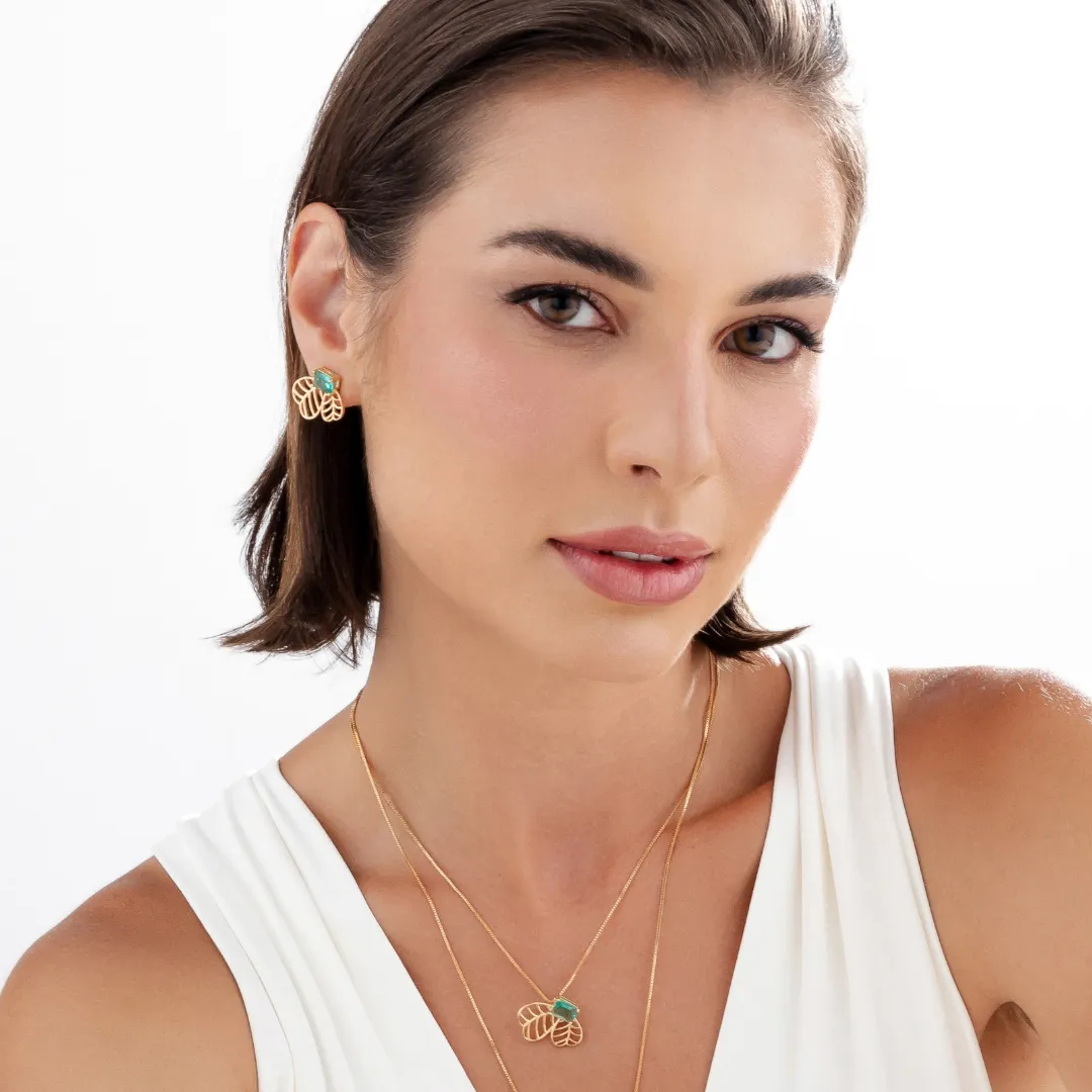 Colar Asas de borboletas vasado e pedra cristal verde retangular banhado a ouro 18k