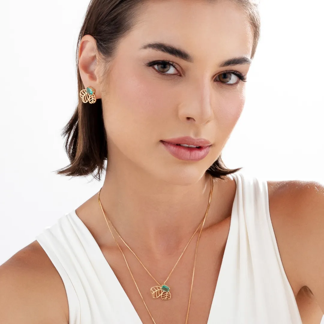 Colar Asas de borboletas vasado e pedra cristal verde retangular banhado a ouro 18k