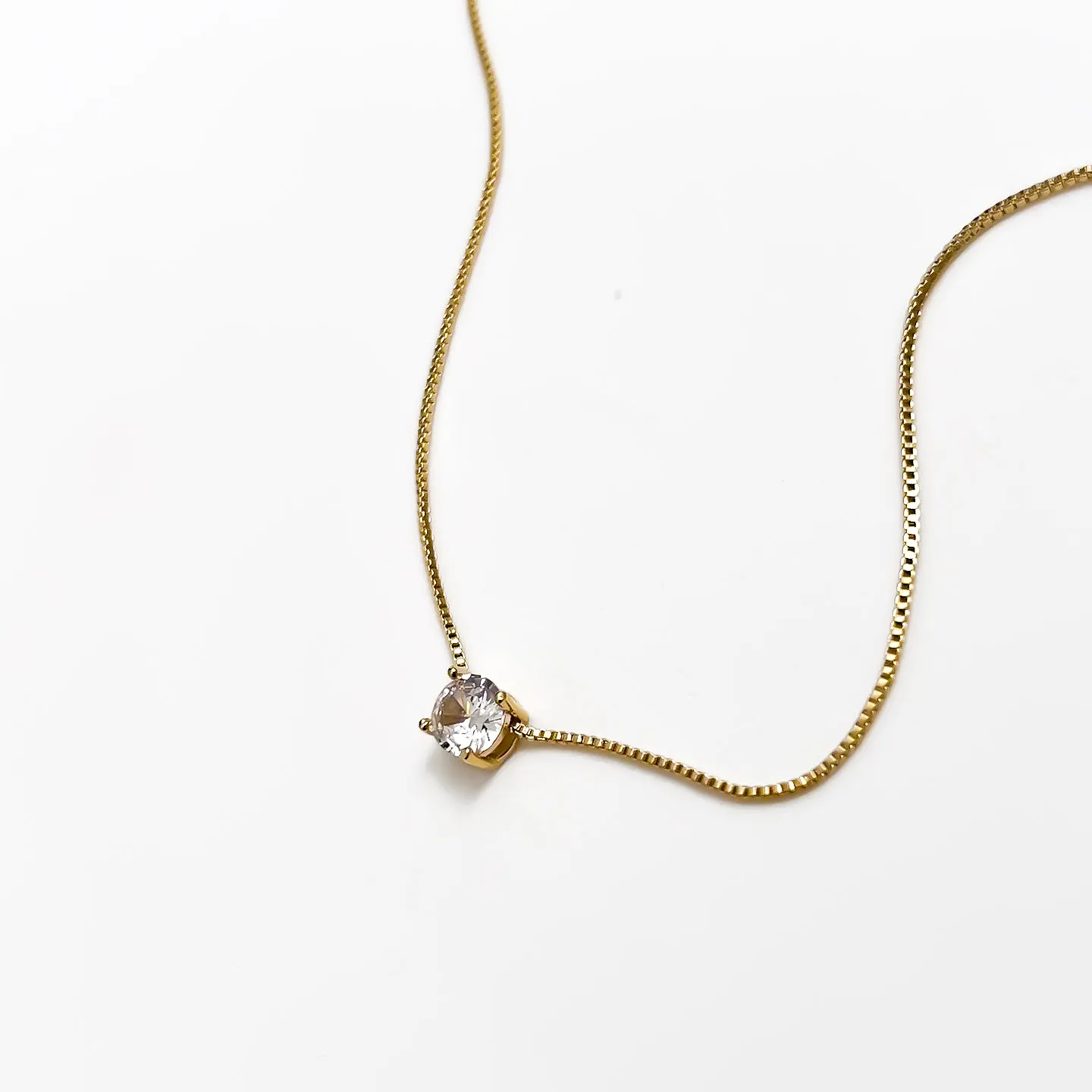 Colar Ponto de luz banhado a ouro 18K