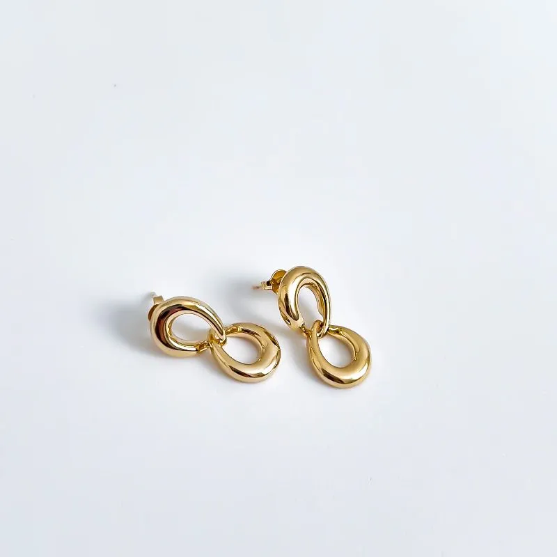 Brinco Infinito Banhado a Ouro 18K
