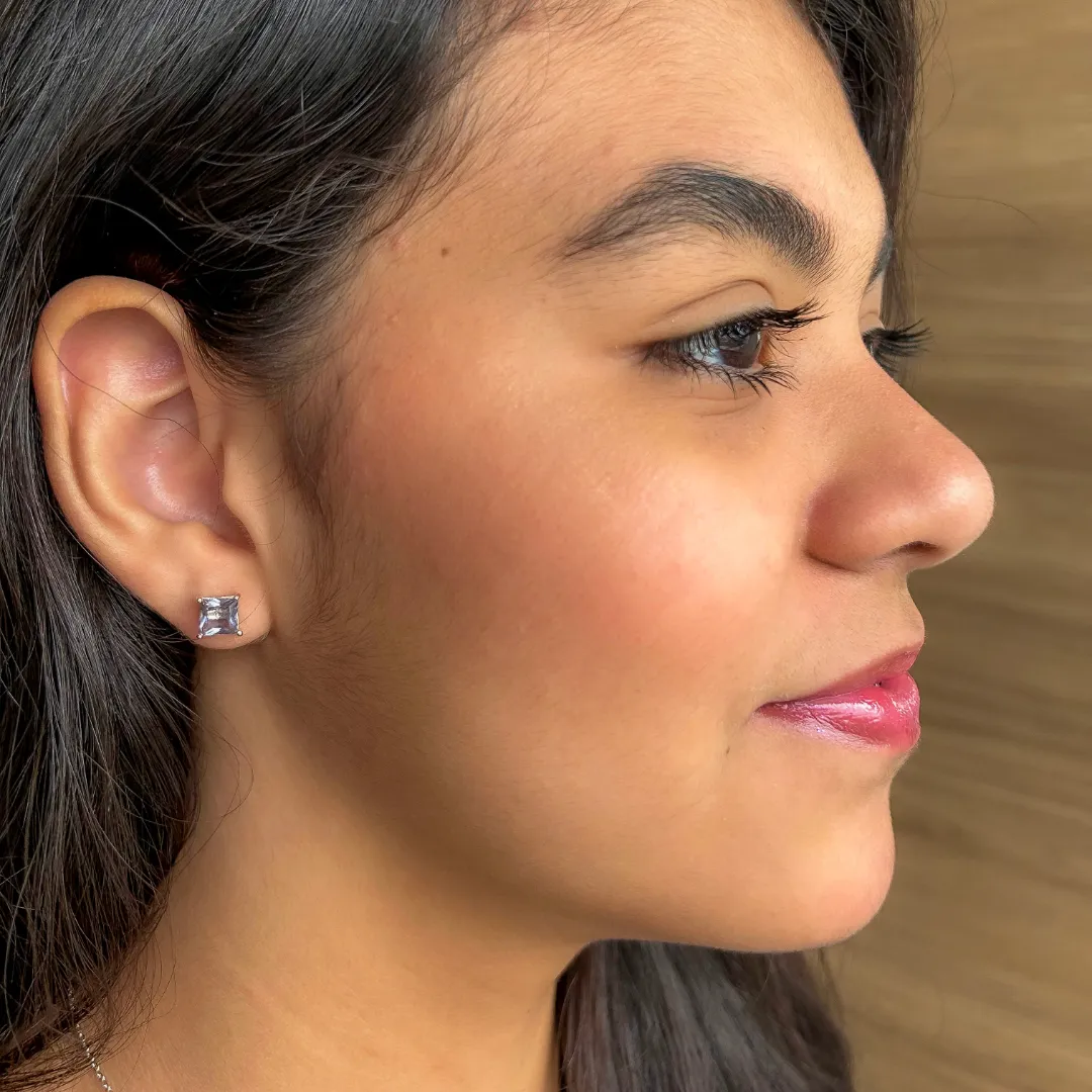 BRINCO CRISTAL QUADRADO LAVANDA BANHADO A OURO 18K