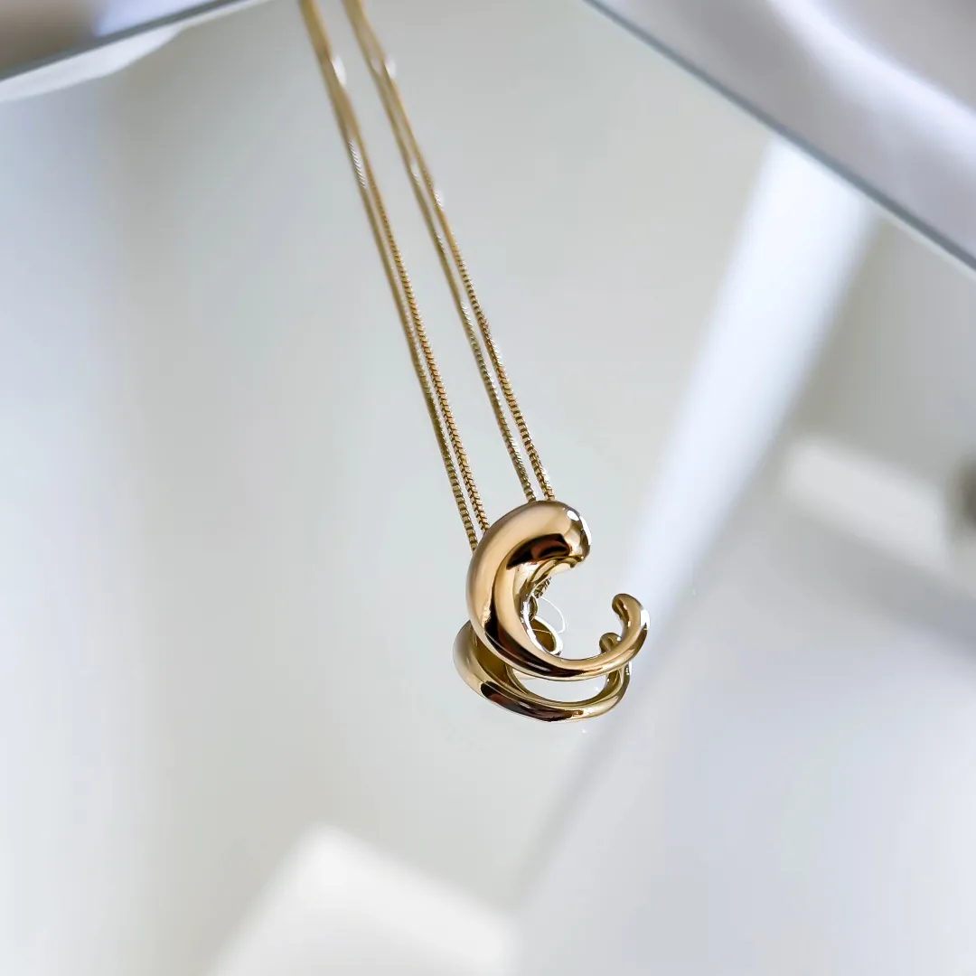 COLAR MEIA LUA BANHADO A OURO 18K 42CM