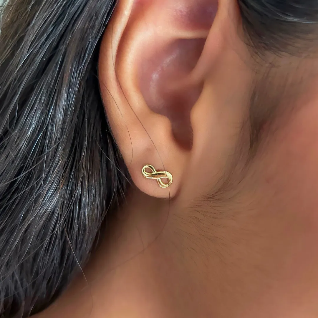 Brinco infinito Banhado a ouro 18K