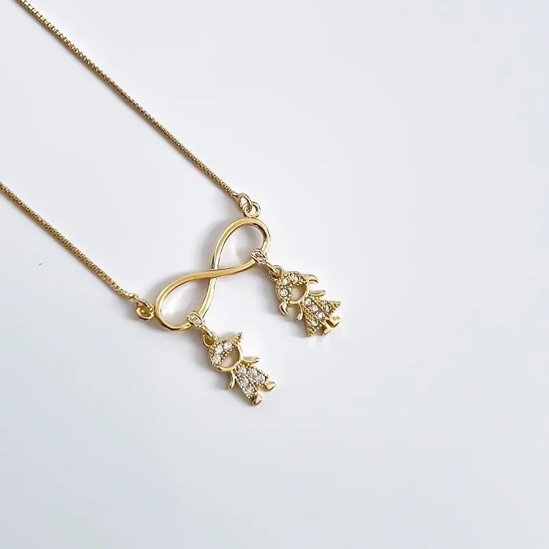 Colar Infinito com casal de filhos cravejado em zircônias banhado a ouro 18K