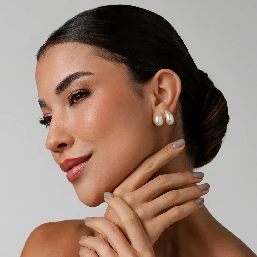 BRINCO PÉROLA GOTA BANHADO A OURO 18K