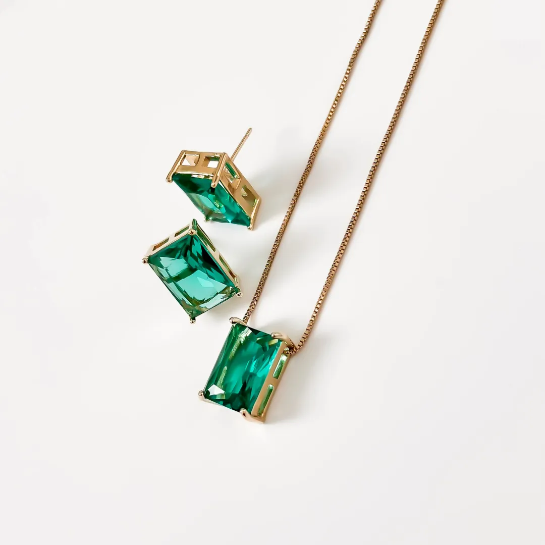 CONJUNTO CRISTAL VERDE RETANGULAAR BANHADO A OURO 18K